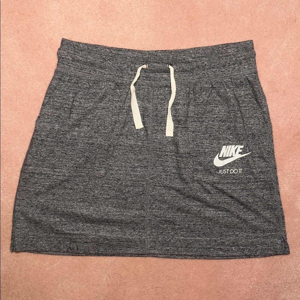 Nike Heather Grey Tennis Style Active Skirt with Pockets